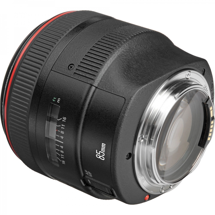 Canon-EF-85mm-f1-2L-II-USM-pic3-didnegar